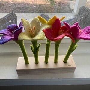 LOVEVERY felt flowers